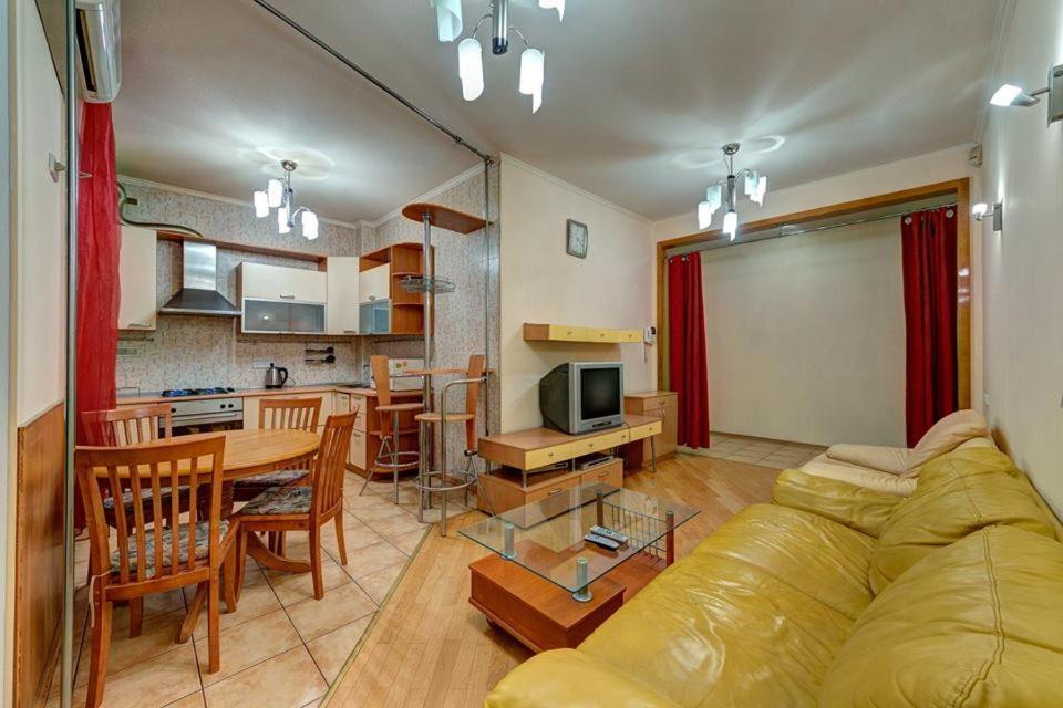 Apartments On Shota Rustaveli Киев Экстерьер фото